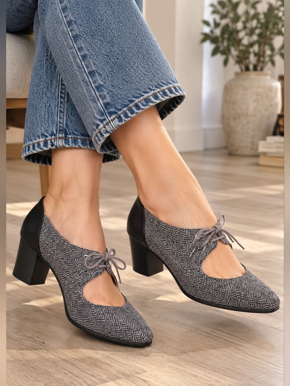 Naturalizer  Herringbone Lace-Up Heels Block Heel Women’s Size 6